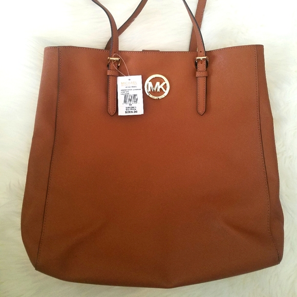 Michael Kors Handbags - Michael Kors Lrg tote purse